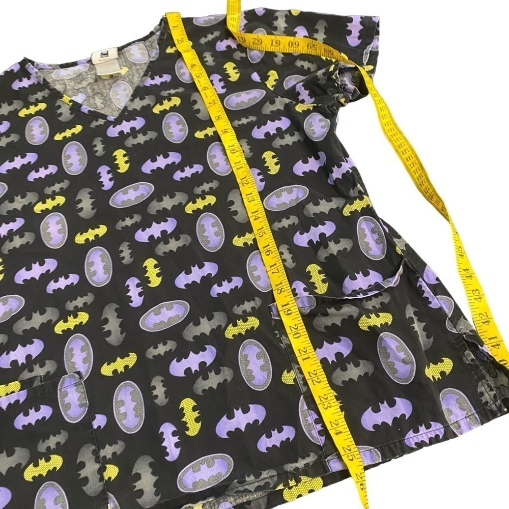DC Comics Batman Graphic Scrub Top Size Medium - Picture 6 of 6